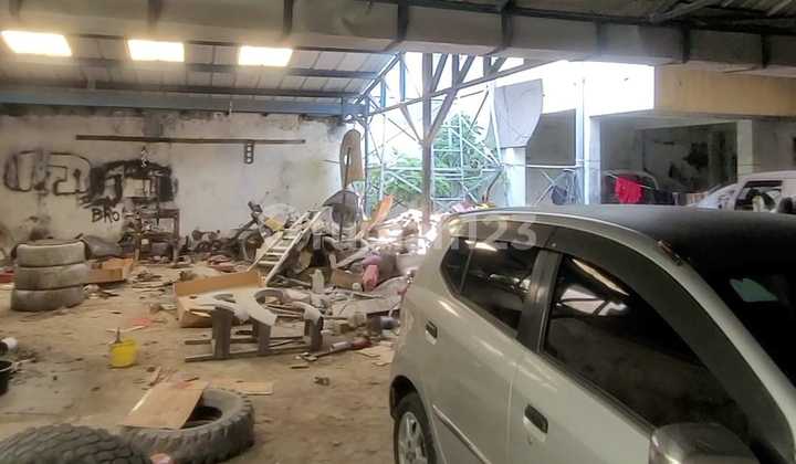 Rumah Usaha di Raya Jemursari Surabaya