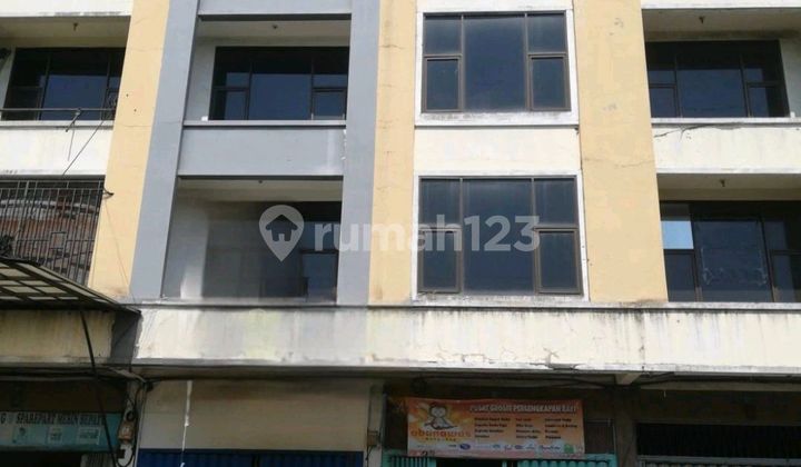 Dupak Mutiara Storefront House Surabaya 1