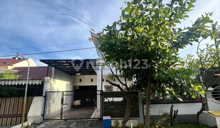 Rumah di Surabaya