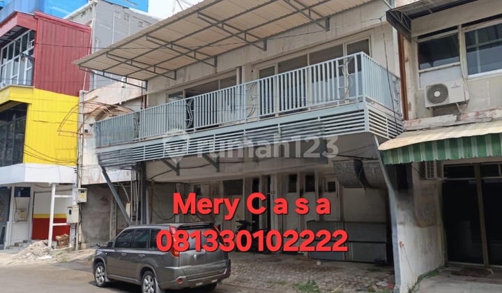 Shop House on Mayjend Sungkono, Surabaya Shop House on Mayjend Sungkono, Surabaya