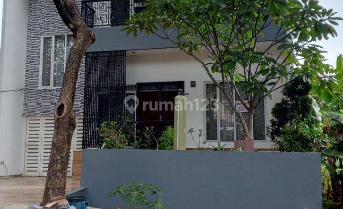 Rumah Bagus Dua Lantai Siap Huni Dijual  1