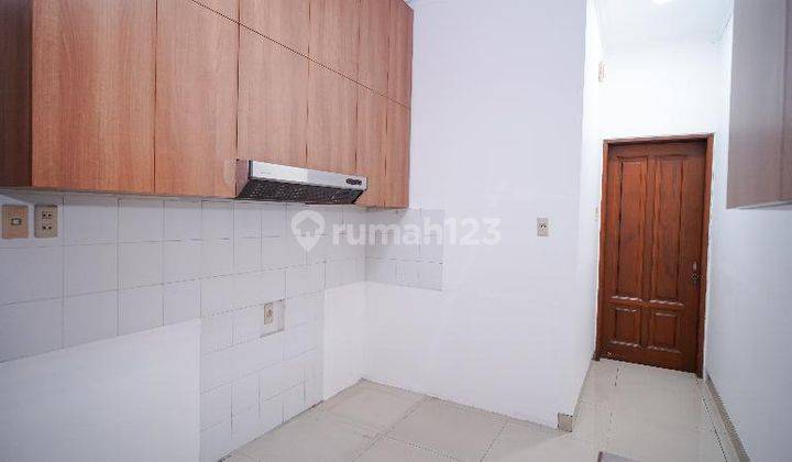 Rumah Krukut Dekat Jembatan Lima 3 Lantai, Lp24121141des 2