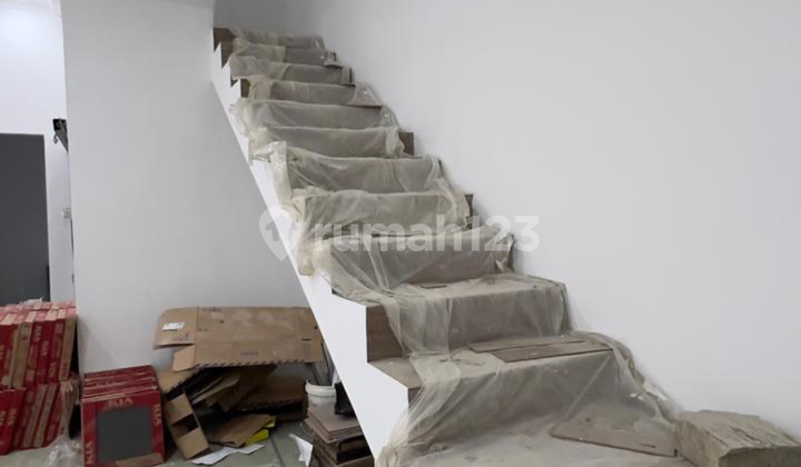 Brand new house in Meruya 5x20, lp2512111nov 2