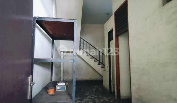 Five-span bridge house, 3 floors, lp251211196jul