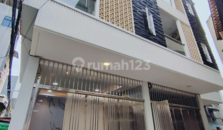 Brand new 3-story house in Jembatan Lima, lp2512111175sep Brand new 3-story house in Jembatan Lima, lp2512111175sep