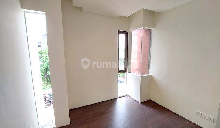 Rumah Bagus Puri 11 Tangerang 3 Lantai,lp24121111oct 2