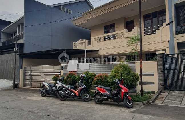 Rumah THI Jelambar luas tanah luas 246 meter, lp251211xxxxjul Rumah THI Jelambar luas tanah luas 246 meter, lp251211xxxxjul