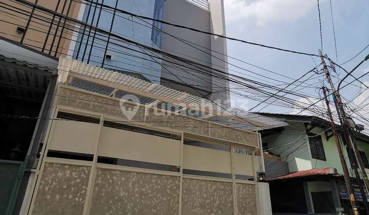 Rumah Tanjung Duren Furnish 3,5 Lantai, Lp2512xxxxdes