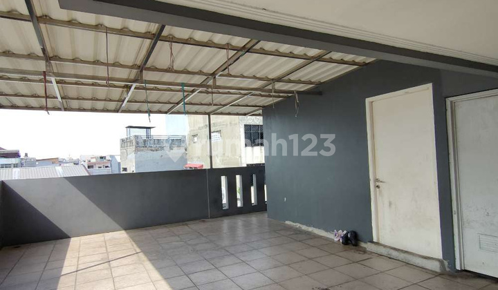 Three and a half story corner house at Jembatan Lima, listing code lp2512107nov 2