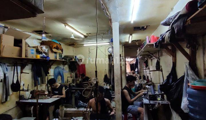 Five Bridge three-story house, lp251211121mar 2