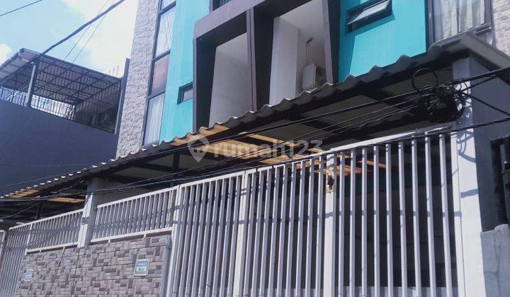 Jual Cepat Rumah Kost SHM Abdi Muwardi 3 Lantai dengan 32 Kamar Furnished Dekat Trisakti dan Rumah Sakit Sumber Waras 1