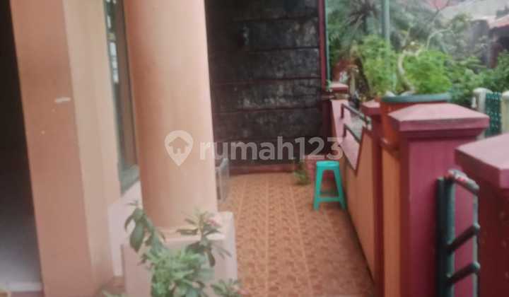 For Sale 2-Story House in Pasar Rebo, East Jakarta Semi-Furnished - Needs Renovation - Negotiable Price 2