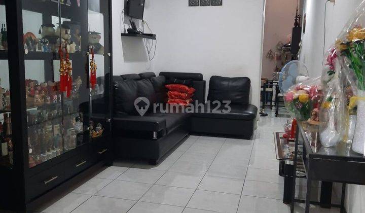 *Silvia* Dijual Cepat  Rumah Siap Huni 3 Lantai di Kavling polri jelambar 1