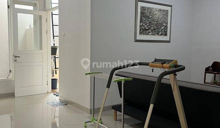 Dijual cepat rmh minimalis jaksel plus barang2nya jarang ada! 2 Lantai 2