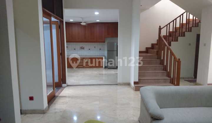 Rumah Mewah 2 Lantai Dekat Area Perkantoran Pondok Indah Siap Huni Jalan Besar Dan Lingkungan Asri