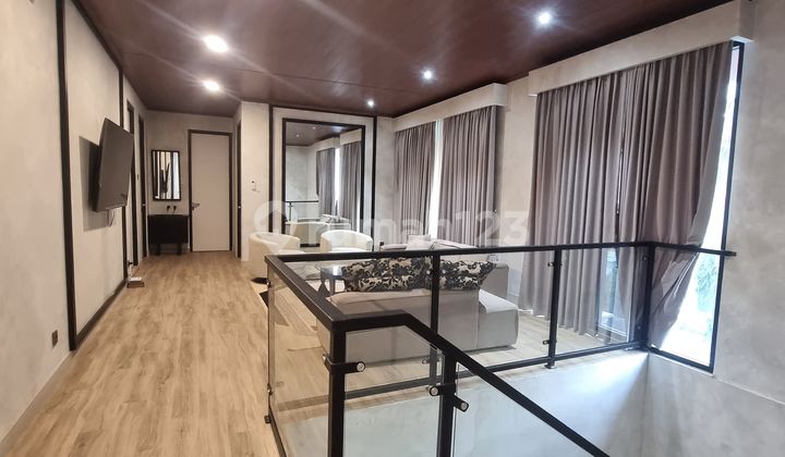 Luxury Beautiful Ready-to-Live House in Pondok Indah 5 Bedrooms Spacious Garage Ready to Live Rarely Available House 2