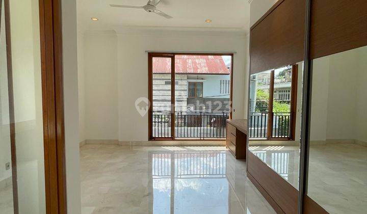 Rumah Mewah di Cipete Prime Area, 4 Kamar Tidur, Private Pool 2