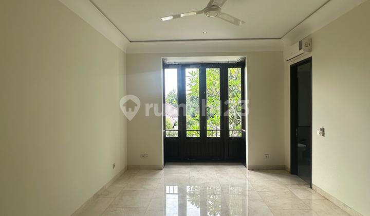 Rumah Mewah Pejaten – 5BR, Dekat AIS, Dalam Compound Eksklusif