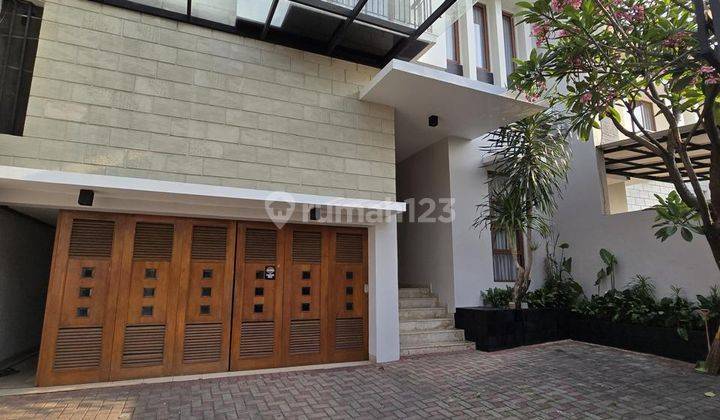 Rumah Cipete 2 Lantai Semi Furnish, Kolam Renang, Garasi 4 Mobil 2