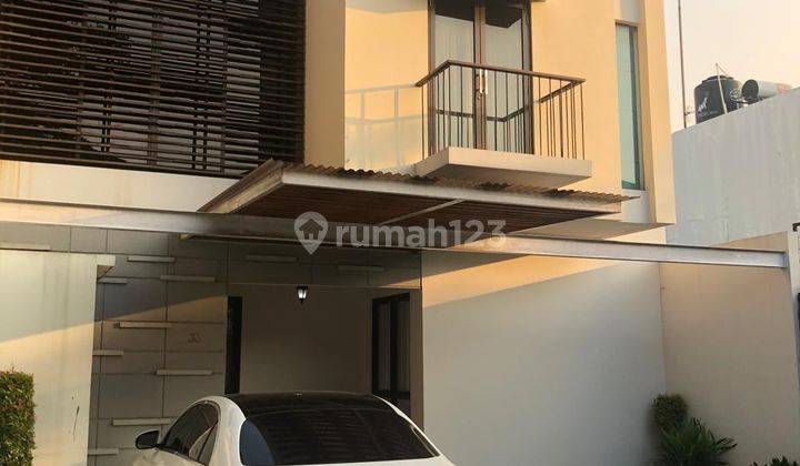 Rumah Mewah di Lebak Bulus Jaksel, Pool Dan Dekat Mrt 1