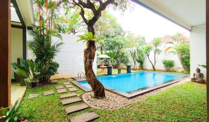 Rumah Mewah Minimalis Patra Kuningan, Kolam Renang, Taman Luas 2