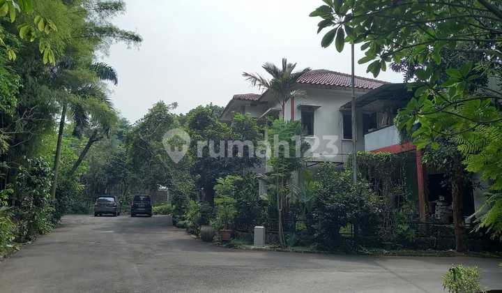 Dijual Rumah Dua Lantai Lokasi Strategis Di Puri Bintaro Semi Furnished