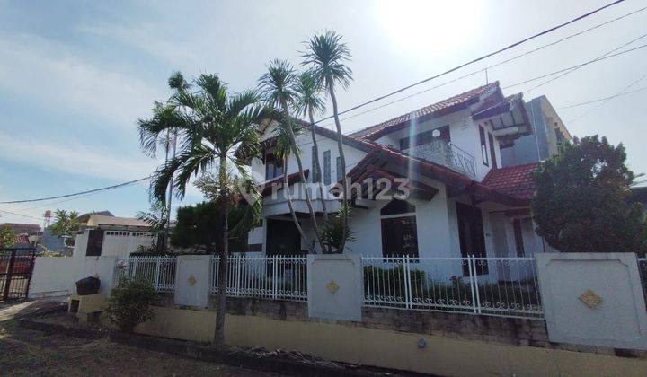 Dijual rumah lux siap ditempati Tangerang Selatan 1