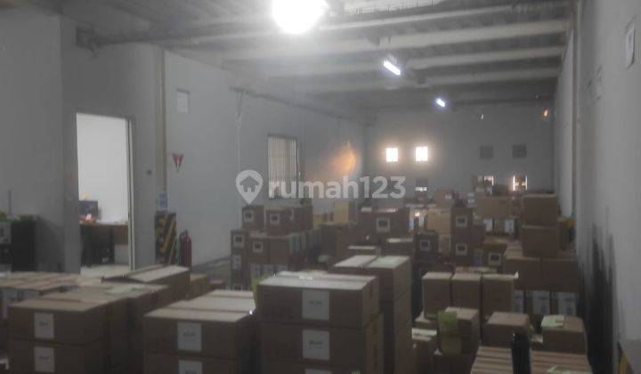 Disewakan Gudang plus kantor 2 Lantai  di komplek pergudangan Karawaci 2