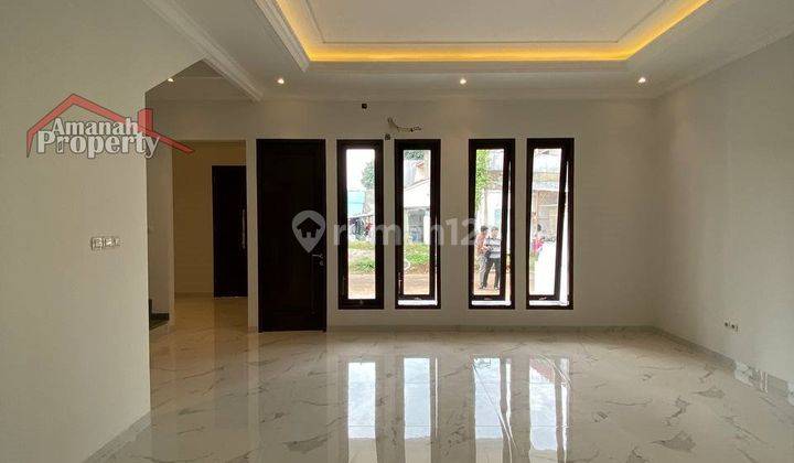 Rumah Cantik Gaya Klasik di Setu Cipayung Jaktim Dekat Tol Lrt