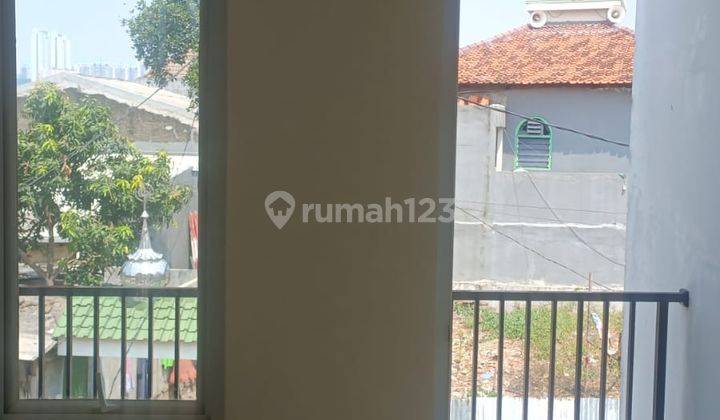 Rumah 2 Lantai di Jalan Duri Kencana Barat, Jakarta Barat 2