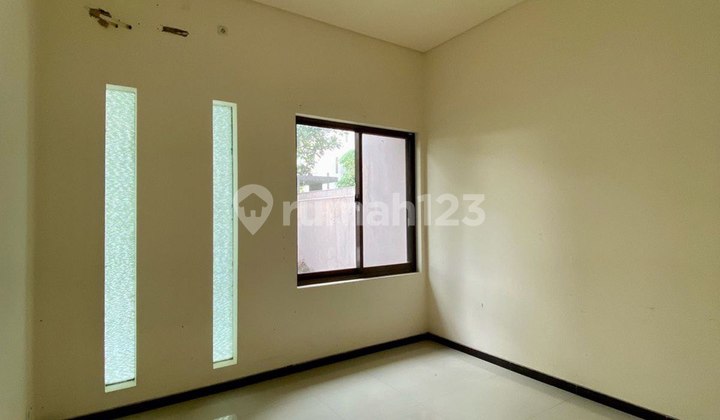 Disewakan Dijual Rumah Mewah 2 Lantai Luas 250m2 Araya Malang 13