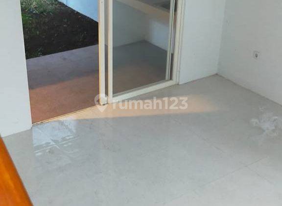 Disewakan Rumah Baru 2 Lantai Siap Huni di Green Orchid Malang 4