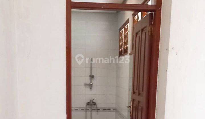 Disewakan Rumah Luas 800m2 Lokasi Dekat Jl Ijen, Malang 5