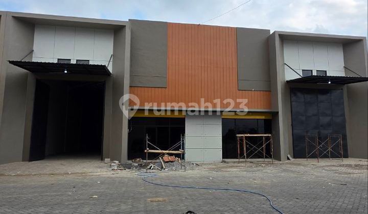 Spacious New Warehouse Cheap, Industrial Permit Available in Pakisaji, Malang