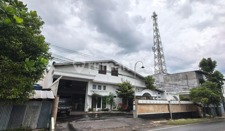 Gudang Plus Rumah Usaha Luas Akses Tol dan Bandara di Arjosari