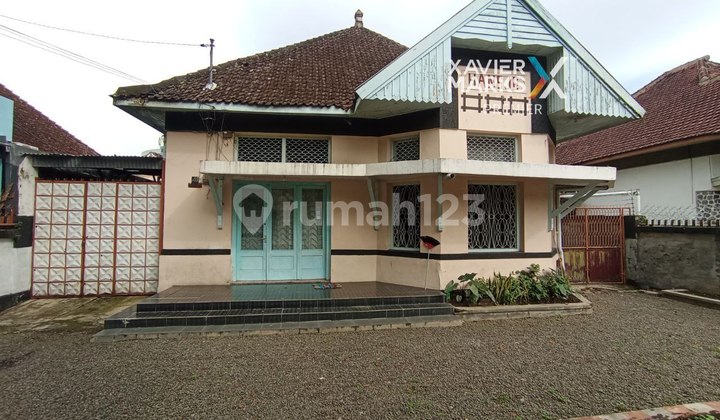 Rare Original Dutch Colonial Houses In The Heart of Malang City Rare Original Dutch Colonial Houses In The Heart of Malang City