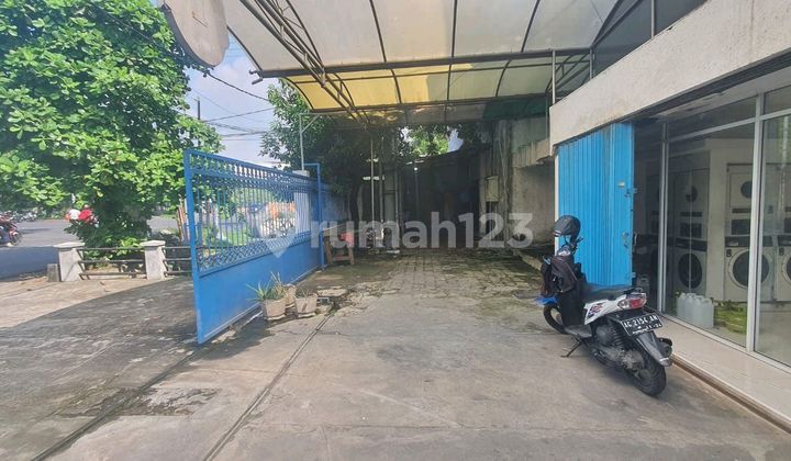 Affordable House on Jalan Raya Manyar Rejo Near Kertajaya 2