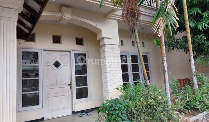 Rumah 2 Lantai Dian Istana 3Man dekat Graha famili Pakuwon 2