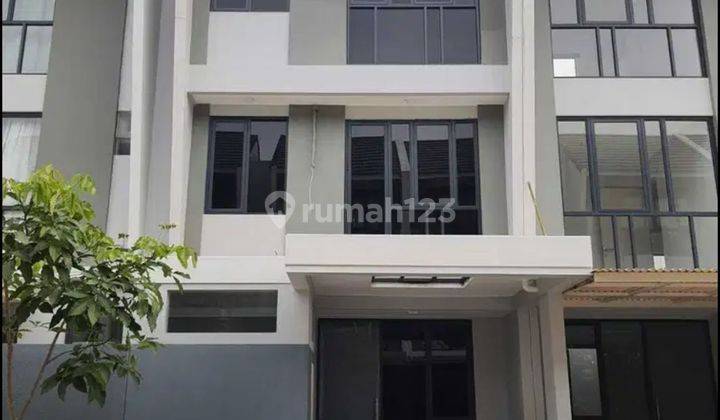 Rumah 3 Lantai Royal Residence Wiyung dekat Supermall  2