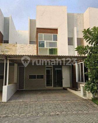 Rumah 2 Lantai Royal residence wiyung dekat Wisata bukit mas 1