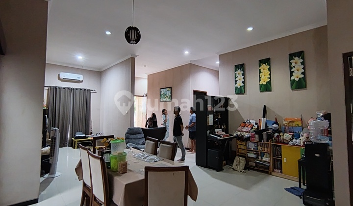 Good Luxury House Rayan Regency Near Graha Family, Dian Palace 2