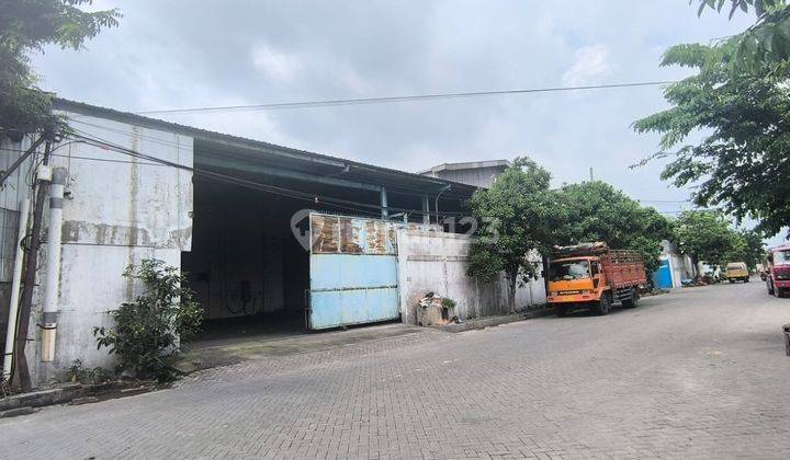 Disewakan Gudang Margomulyo Permai Jalan Raya Komplek 1