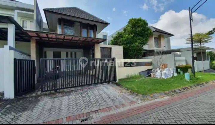 Rumah Bagus Graha Family Luas 337 M² Hanya 6,5m Dekat Pakuwon 1