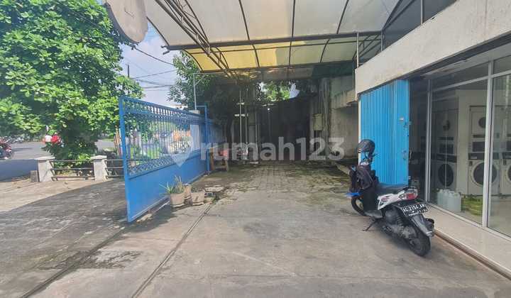 Affordable House on Jalan Raya Manyar Rejo Near Kertajaya