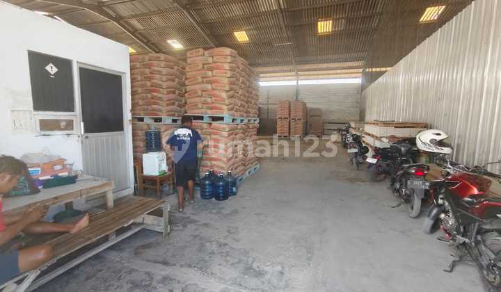 Ready-to-Live Warehouse, Bagus Raya Sukomanunggal, Near Margomulyo.
