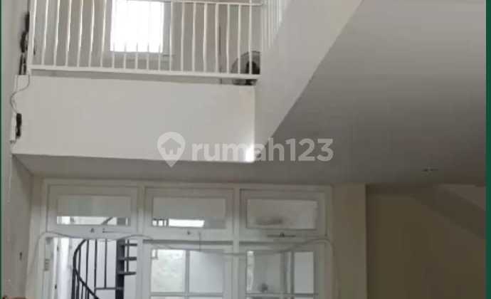 Affordable 2-Story House in North Sutorejo Near Mulyosari Pakuwon City 2