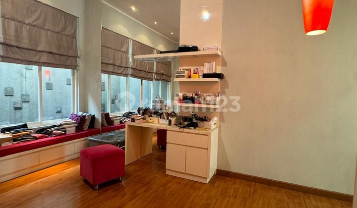 Rumah Bagus Imperial Golf Pakuwon Indah.dekat Pakuwon Mall, Graha Rumah Bagus Imperial Golf Pakuwon Indah.dekat Pakuwon Mall, Graha