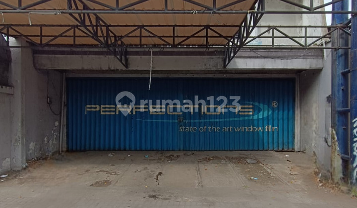 Affordable Shop House on Raya Ahmad Yani Surabaya Near Royal Plaza Affordable Shop House on Raya Ahmad Yani Surabaya Near Royal Plaza