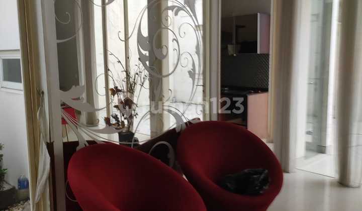 Rumah Furnish Pakuwon Indah The Mansion Dekat Graha Family Rumah Furnish Pakuwon Indah The Mansion Dekat Graha Family