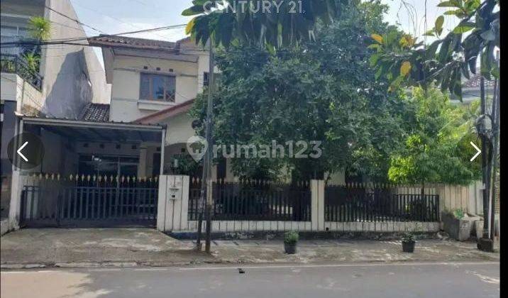 TURUN HARGA Dijual Rumah  Lokasi Strategis Di Duren Sawit 1